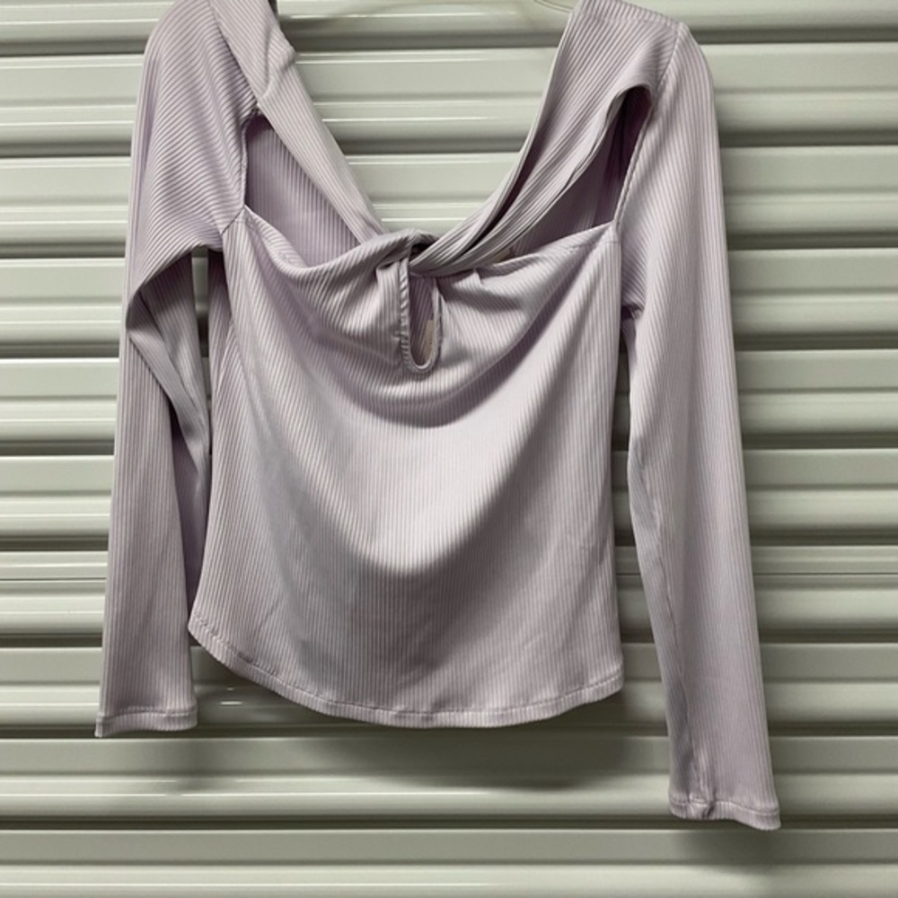 Anthropologie Lilac Pastel Purple Twist Rib Knit Cut Out Top 
Size M